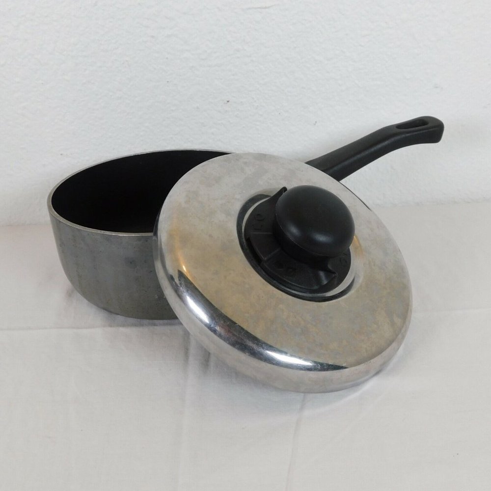 Vintage WearEver 2 quart Saucepan with Steam Release Lid 7 3/8 in diam 3 in tall